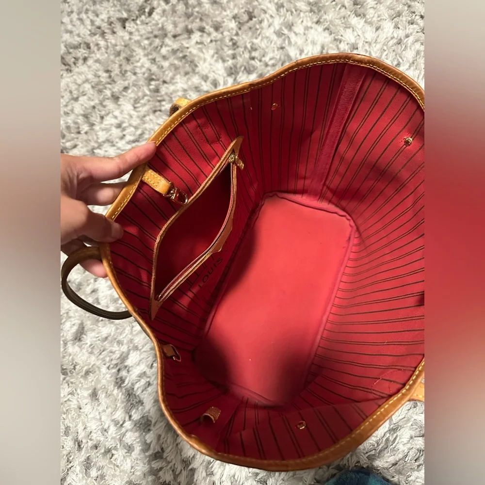 Authentic Louis Vuitton Monogram Never full MM - Picture 5 of 10